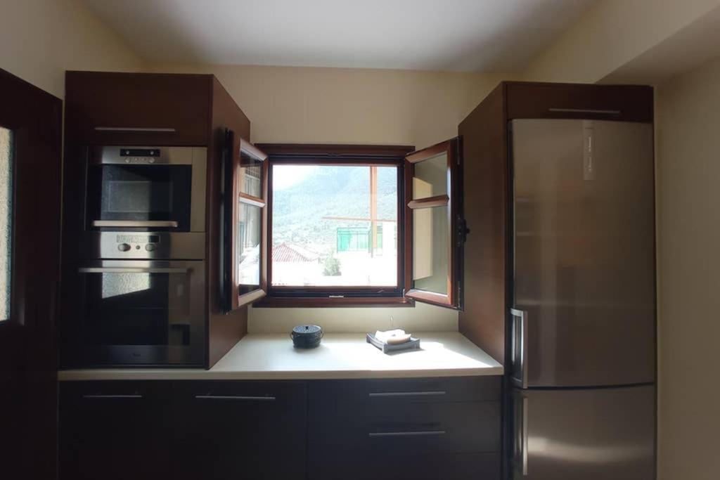 Afroditis'S & Makis'S Apartment Leonídion 외부 사진